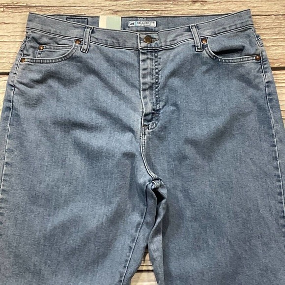 Lee Womens Jeans size 18 Tall Long x34"inseam Medium Wash Denim Relaxed Straight - Picture 3 of 12